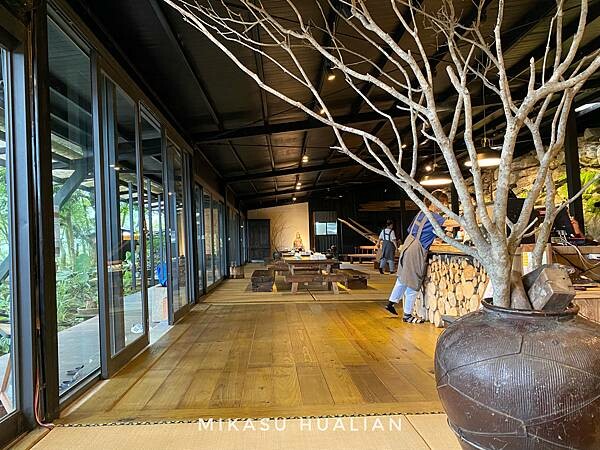 2022花蓮必吃餐廳 月廬梅子雞 月廬2022菜單 月廬餐停環境 風景介紹