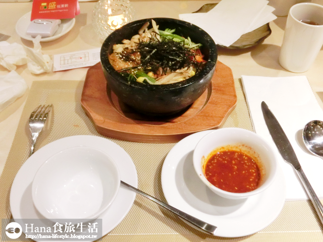 【台北市中山區】品盛悅素軒 | 精緻創意蔬食 猴菇排酥炸外皮飄香內多汁 石鍋拌飯辣夠味 氣氛好適合聚餐