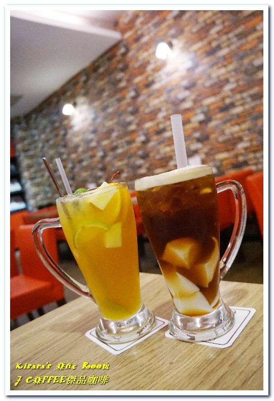 J Coffee 傑品咖啡:台中火車站素食.適合等車,更可玩DIY的特色咖啡館──J COFFEE傑品咖啡