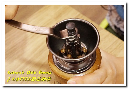 J Coffee 傑品咖啡:台中火車站素食.適合等車,更可玩DIY的特色咖啡館──J COFFEE傑品咖啡