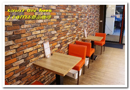 J Coffee 傑品咖啡:台中火車站素食.適合等車,更可玩DIY的特色咖啡館──J COFFEE傑品咖啡