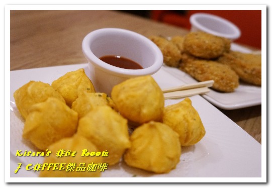 J Coffee 傑品咖啡:台中火車站素食.適合等車,更可玩DIY的特色咖啡館──J COFFEE傑品咖啡