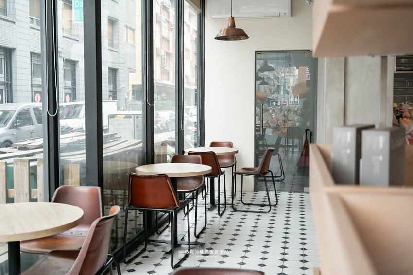 母親節蛋糕推薦清爽系甜點＋聯名花藝組合，送媽媽最剛好的甜！💐