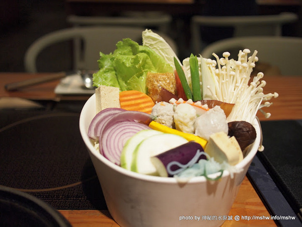 八錢鍋物:【食記】輕井澤旗下~滿足你對不同火鍋種類的需求 @ 台中南屯-八錢鍋物料理 八錢鍋物:【食記】輕井澤旗下~滿足你對不同火鍋種類的需求 @ 台中南屯-八錢鍋物料理