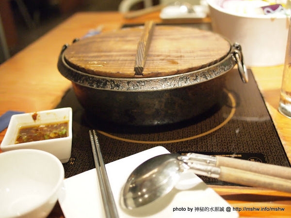 八錢鍋物:【食記】輕井澤旗下~滿足你對不同火鍋種類的需求 @ 台中南屯-八錢鍋物料理 八錢鍋物:【食記】輕井澤旗下~滿足你對不同火鍋種類的需求 @ 台中南屯-八錢鍋物料理