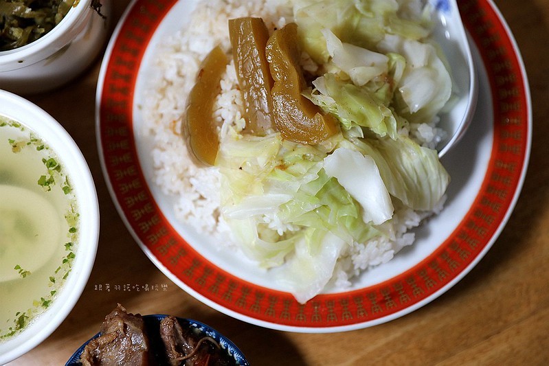 大佳牛雜湯清甜湯頭蘿蔔牛肉軟嫩內湖必吃牛肉麵推薦14