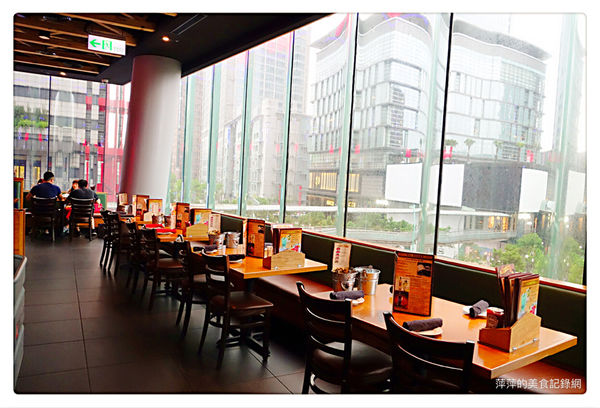 【台北美食】TEXAS 德州鮮切牛排 ~ 適合聚餐的美式餐廳❤️微風松高/信義區 - 捷運市政府站