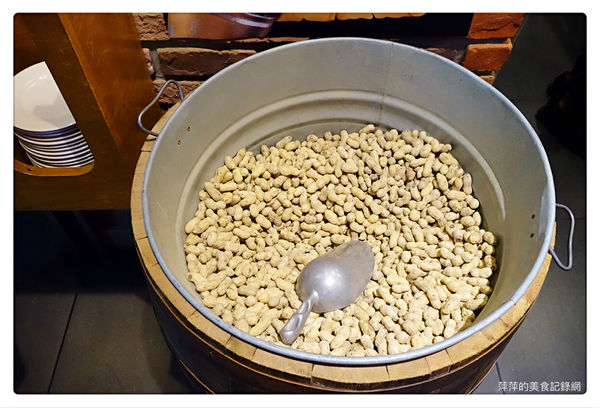 【台北美食】TEXAS 德州鮮切牛排 ~ 適合聚餐的美式餐廳❤️微風松高/信義區 - 捷運市政府站