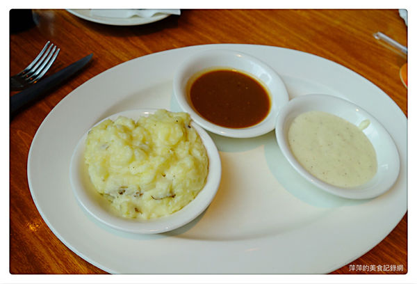 【台北美食】TEXAS 德州鮮切牛排 ~ 適合聚餐的美式餐廳❤️微風松高/信義區 - 捷運市政府站