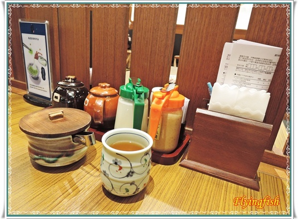 伊勢路勝勢日式豬排：✜ 服務好、餐點優,讓人失心瘋回訪滴超人氣日系豬排排隊名店-「伊勢路日式勝勢豬排」(*￣︶￣*)