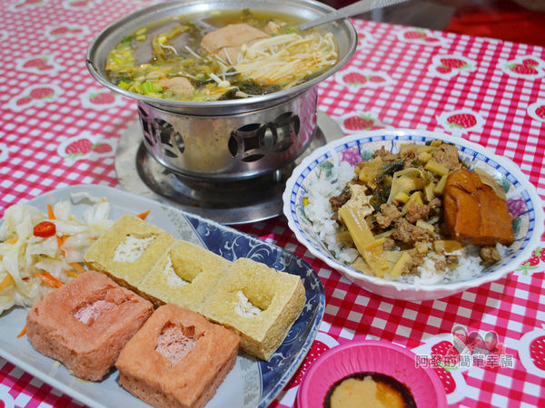 28老店24-美食小吃上桌