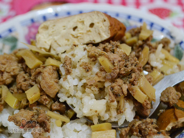 28老店28-滷肉飯特寫