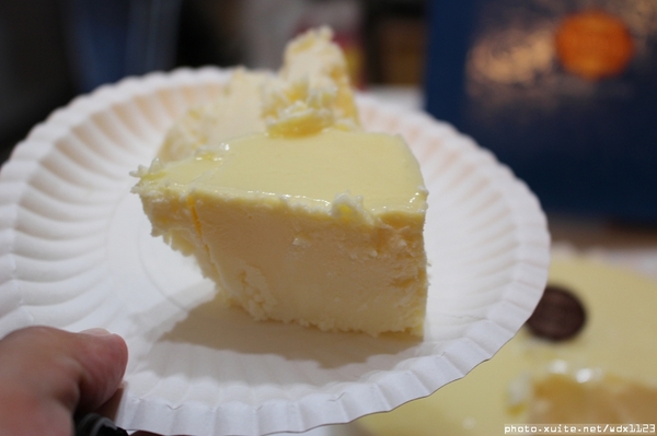 1�kery每一种都能试吃,最经典重乳酪蛋糕~103.10.24