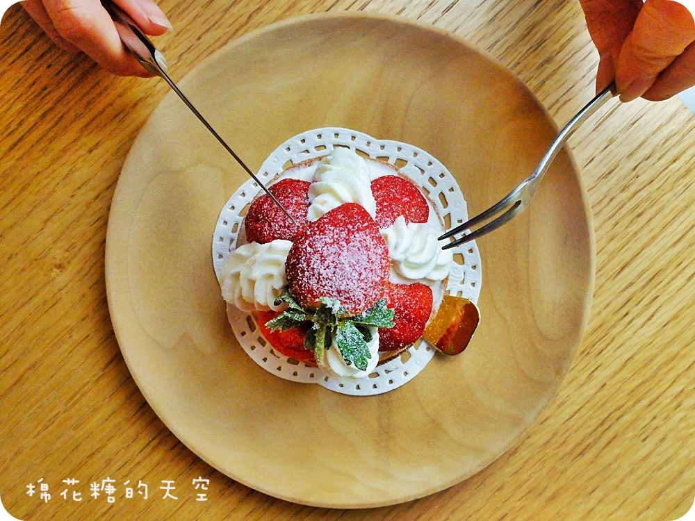 00草莓塔5.JPG 00草莓塔5.JPG