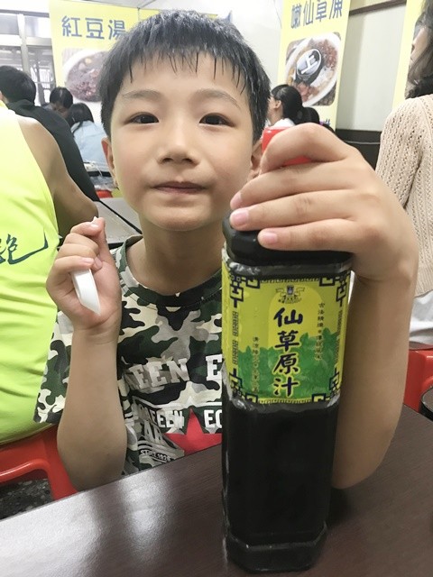 桃園中壢美食、傳統風味~上輝仙草豆花店