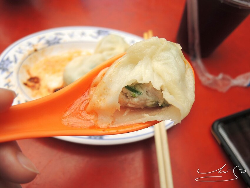 【宜蘭美食】正好鮮肉小籠包-宜蘭總店 ➤ 皮薄汁多,宜蘭必吃!咬一口就淪陷!一下火車站馬上衝,晚來就吃