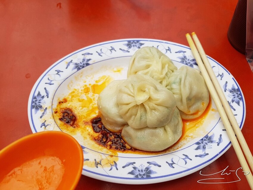 【宜蘭美食】正好鮮肉小籠包-宜蘭總店 ➤ 皮薄汁多,宜蘭必吃!咬一口就淪陷!一下火車站馬上衝,晚來就吃