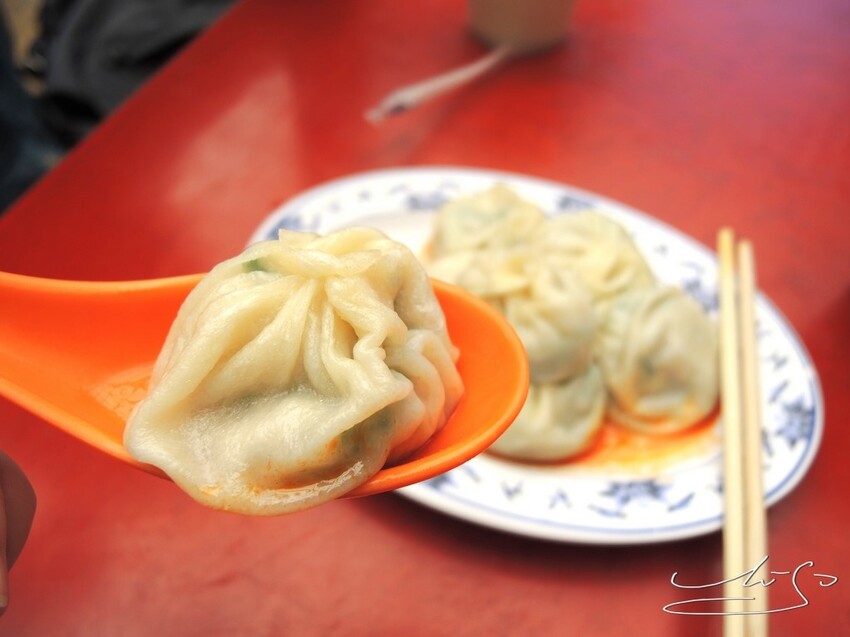 【宜蘭美食】正好鮮肉小籠包-宜蘭總店 ➤ 皮薄汁多,宜蘭必吃!咬一口就淪陷!一下火車站馬上衝,晚來就吃