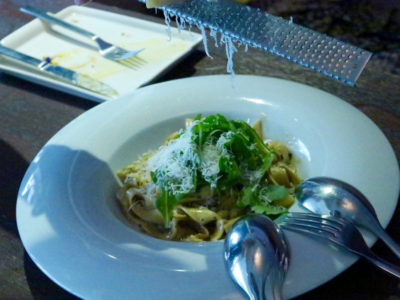 台北市東區：A community 餐酒館《時尚混搭異國創意料理》