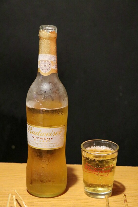 人氣平價串燒店最低只要$19,堅持現烤累積10年烤功,下班聚餐小酌好去處,三種特製密醬隨你挑♥柒串燒屋♥