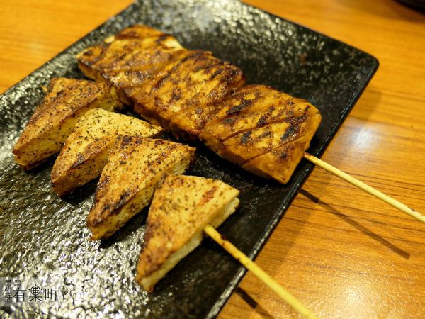 【台北中山美食】柒串燒屋：超便宜銅板價美味串燒，上班族最愛小酌好地點，平價串燒宵夜聚餐推薦，外帶內用都適合