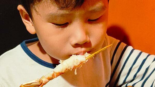 【台北美食】柒串燒屋｜一串只要１９元起！超便宜台式居酒屋，ＣＰ值很高哦！