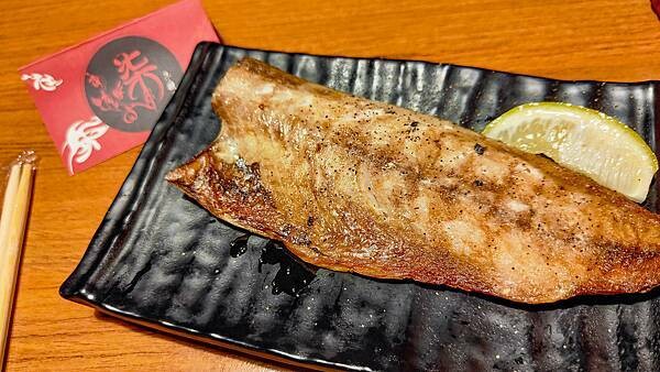 【台北美食】柒串燒屋｜一串只要１９元起！超便宜台式居酒屋，ＣＰ值很高哦！