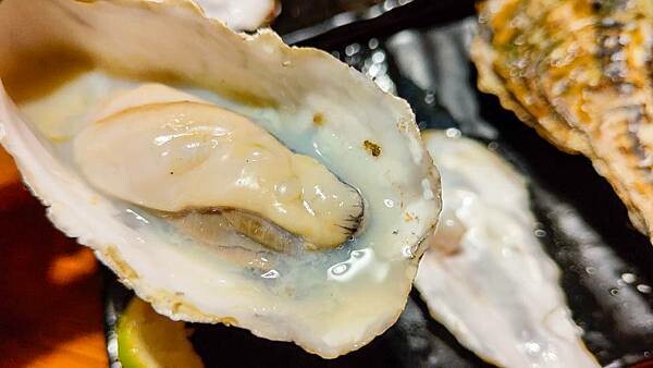 【台北美食】柒串燒屋｜一串只要１９元起！超便宜台式居酒屋，ＣＰ值很高哦！