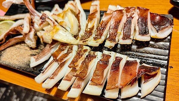 【台北美食】柒串燒屋｜一串只要１９元起！超便宜台式居酒屋，ＣＰ值很高哦！