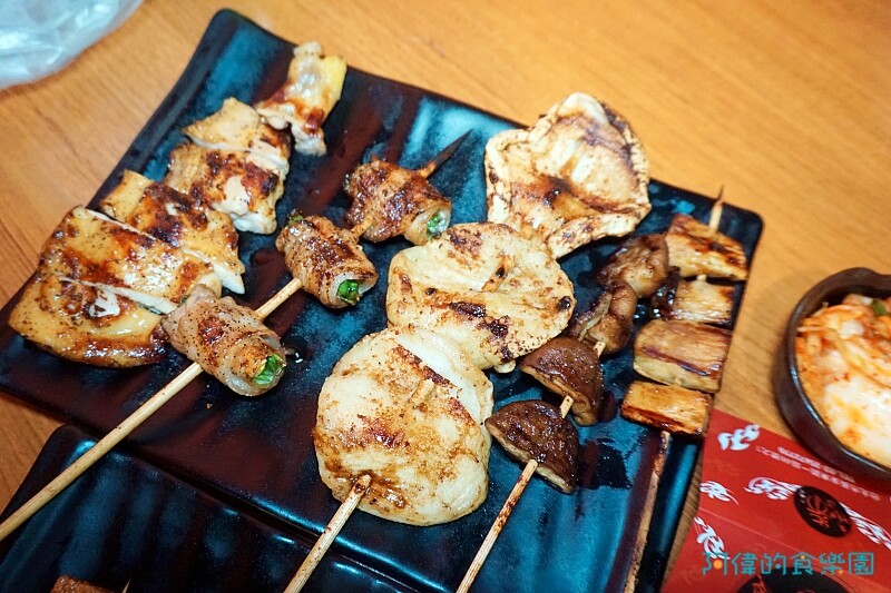 【善導寺站】柒串燒-十年老字號串燒居酒屋4.6星好評,一支串燒12元起,和風焦糖、經點椒鹽、德州風味三種調