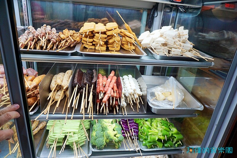 【善導寺站】柒串燒-十年老字號串燒居酒屋4.6星好評,一支串燒12元起,和風焦糖、經點椒鹽、德州風味三種調