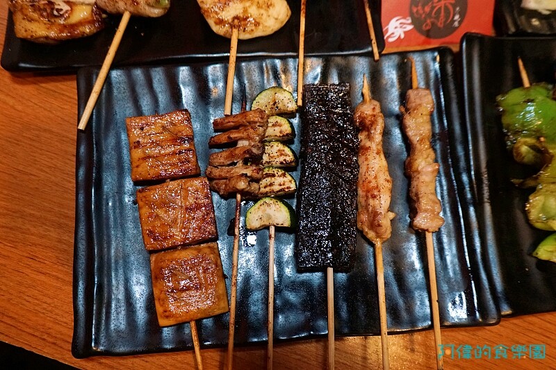 【善導寺站】柒串燒-十年老字號串燒居酒屋4.6星好評,一支串燒12元起,和風焦糖、經點椒鹽、德州風味三種調