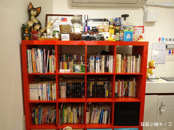 淡水信義線-101/世貿站-超厲害立體貓臉歐雷還有一隻超壯碩店貓~The Who Cafe 框影咖啡(信義店)~