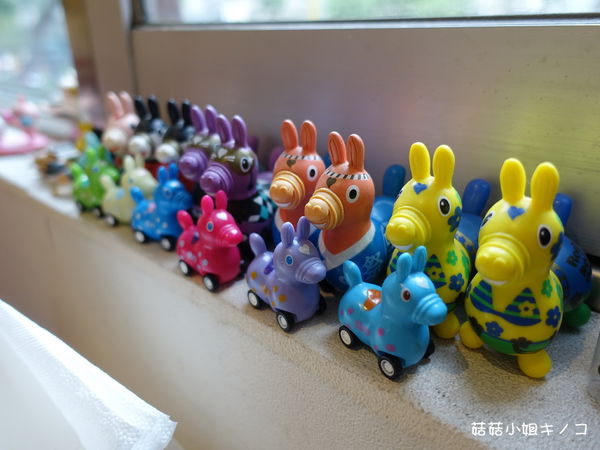 淡水信義線-101/世貿站-超厲害立體貓臉歐雷還有一隻超壯碩店貓~The Who Cafe 框影咖啡(信義店)~