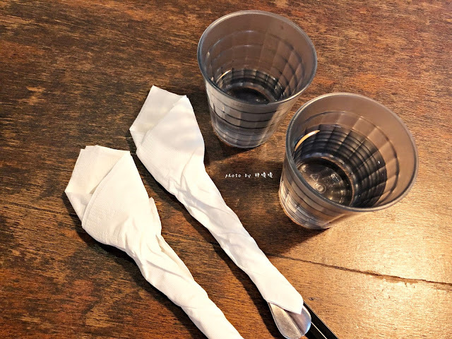 【台中 西區】小夏天petit ete🌿🌿🌿美術館附近，小巷中的清新越式料理，夏天好適合酸酸辣辣的開胃餐點，來這感受濃濃越南風味😍