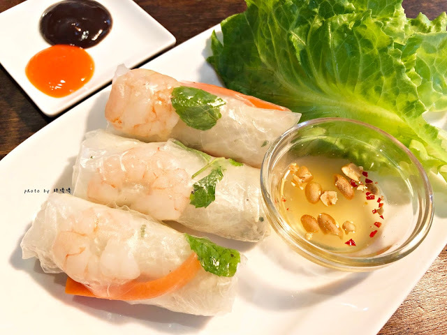 【台中 西區】小夏天petit ete🌿🌿🌿美術館附近，小巷中的清新越式料理，夏天好適合酸酸辣辣的開胃餐點，來這感受濃濃越南風味😍