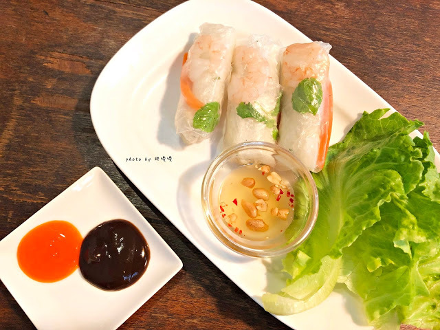 【台中 西區】小夏天petit ete🌿🌿🌿美術館附近，小巷中的清新越式料理，夏天好適合酸酸辣辣的開胃餐點，來這感受濃濃越南風味😍