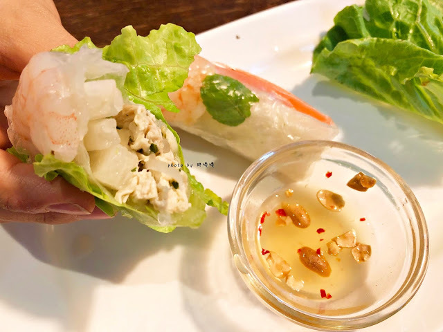 【台中 西區】小夏天petit ete🌿🌿🌿美術館附近，小巷中的清新越式料理，夏天好適合酸酸辣辣的開胃餐點，來這感受濃濃越南風味😍