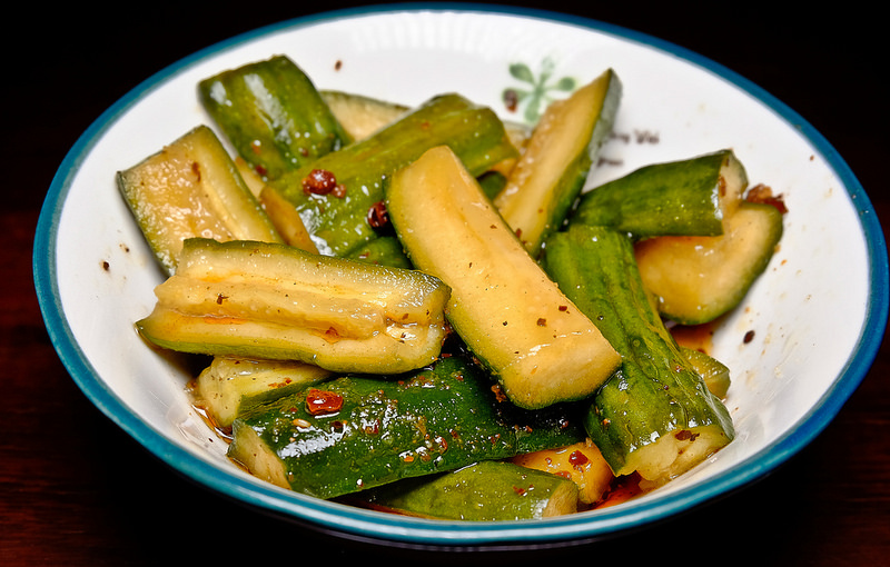信義安和 史大華精緻麵食, 麻辣鍋湯頭的牛肉麵,辣的夠勁,雞湯與抄手也好