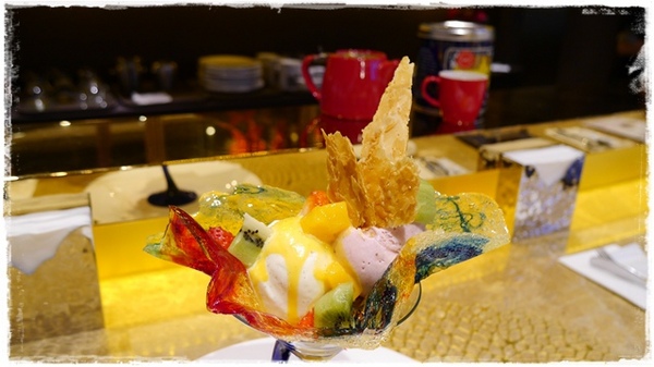 安娜可可藝術坊(法式拉糖甜點專賣(微風松高店))：【台北◍•ᴗ•◍信義區】美食・[下午茶]Anna Cocoa Art 安娜可可藝術坊微風松高店食記✯捷運市政府站｜愛的熔岩讓熱巧克力融化少女心