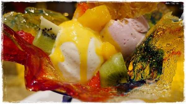 安娜可可藝術坊(法式拉糖甜點專賣(微風松高店))：【台北◍•ᴗ•◍信義區】美食・[下午茶]Anna Cocoa Art 安娜可可藝術坊微風松高店食記✯捷運市政府站｜愛的熔岩讓熱巧克力融化少女心