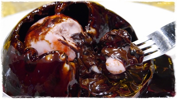 安娜可可藝術坊(法式拉糖甜點專賣(微風松高店))：【台北◍•ᴗ•◍信義區】美食・[下午茶]Anna Cocoa Art 安娜可可藝術坊微風松高店食記✯捷運市政府站｜愛的熔岩讓熱巧克力融化少女心