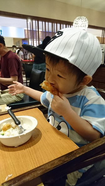 大戶屋(漢神巨蛋店):高雄漢神巨蛋~大戶屋 OOTOYA~來自日本的家庭定食~推美味海陸炸物拼盤~ 大戶屋(漢神巨蛋店):高雄漢神巨蛋~大戶屋 OOTOYA~來自日本的家庭定食~推美味海陸炸物拼盤~