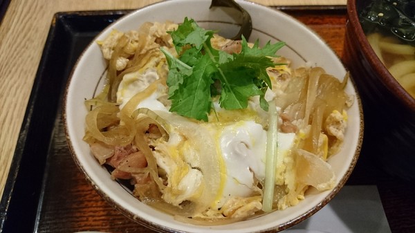 大戶屋(漢神巨蛋店):高雄漢神巨蛋~大戶屋 OOTOYA~來自日本的家庭定食~推美味海陸炸物拼盤~ 大戶屋(漢神巨蛋店):高雄漢神巨蛋~大戶屋 OOTOYA~來自日本的家庭定食~推美味海陸炸物拼盤~