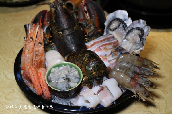 忻殿堂鍋物專賣店:東區活海鮮火鍋/涮涮鍋『忻殿堂鍋物專賣店』捷運忠孝復興站