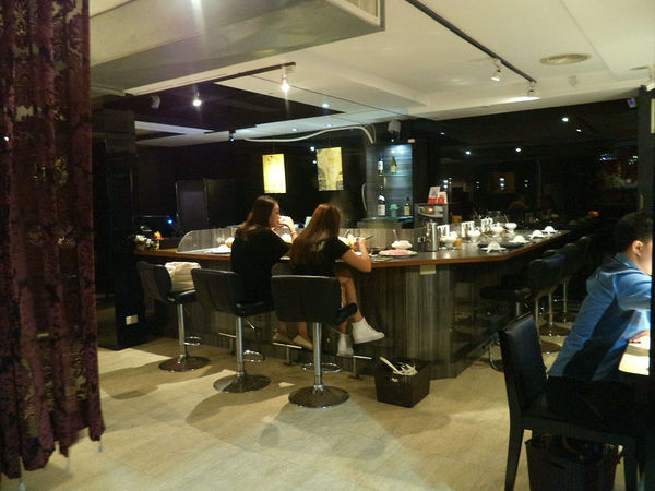 【東區火鍋】要麼去橘色，要麼來忻殿堂鍋物專賣店-活海鮮、prime等級肉品