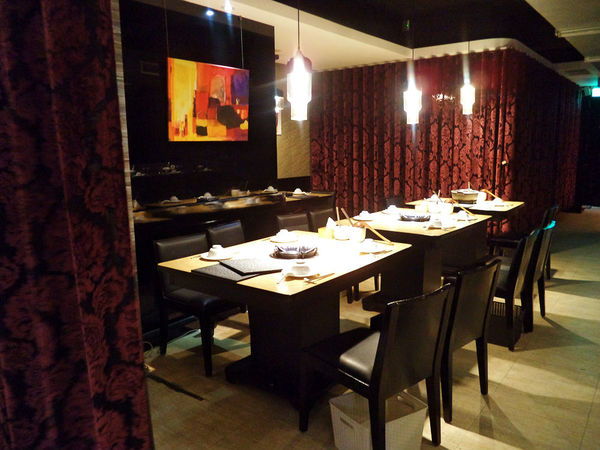 【東區火鍋】要麼去橘色，要麼來忻殿堂鍋物專賣店-活海鮮、prime等級肉品