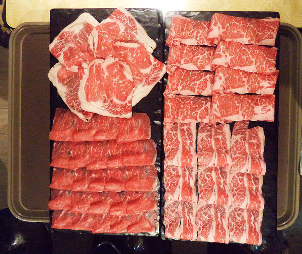 【東區火鍋】要麼去橘色，要麼來忻殿堂鍋物專賣店-活海鮮、prime等級肉品