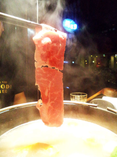 【東區火鍋】要麼去橘色，要麼來忻殿堂鍋物專賣店-活海鮮、prime等級肉品