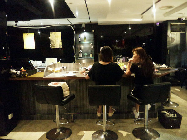 【東區火鍋】要麼去橘色，要麼來忻殿堂鍋物專賣店-活海鮮、prime等級肉品